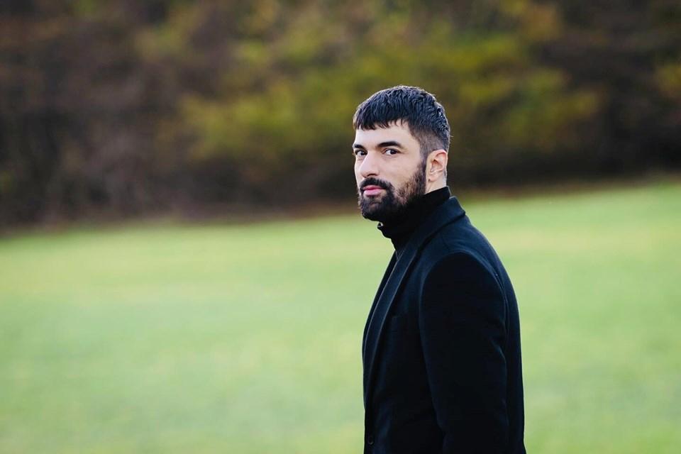 Perihan Savaş: Yılmaz Zaferini Engin Akyürek Canlandırmalı 2 Perihan Savaş'ın Eşinin Anısına Dair Düşünceleri ve Film Projesi