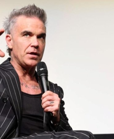 Robbie Williams'ın Şaşırtan İtirafı: '17. Yüzyıl Korsan Hastalığına Yakalandım!' Bu Gizemli Hastalığın Arkasındaki Gerçekler Şok Edici! 9 robbie-williamsin-sasirtan-itirafi-17-yuzyil-korsan-hastaligina-yakalandim-bu-gizemli-hastaligin-arkasindaki-gercekler-q9HP9ZIU.jpg