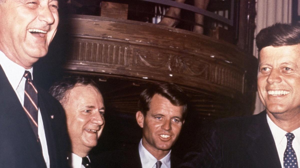 Robert F. Kennedy Suikastına Ait 10 Bin Sayfa Belge Açıklandı 2 robert-f-kennedy-suikastina-ait-10-bin-sayfa-belge-aciklandi-T83u2Ka7.jpg