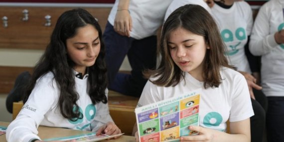 Saat&Saat’ten çocuklara zamanın kıymetini öğreten sosyal sorumluluk projesi 100 bin öğrenciye ulaşıyor