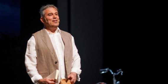 Sait Faik’in Efsanevi Kahramanları Tiyatro Sahnesinde Canlanıyor: Edebiyat ve Drama Arasında Büyüleyici Bir Yolculuk