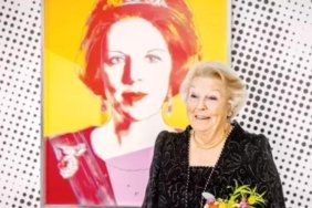 skandal-andy-warholun-prenses-beatrix-tablosu-yanlislikla-cope-atildi-lxLhGbBm.jpg