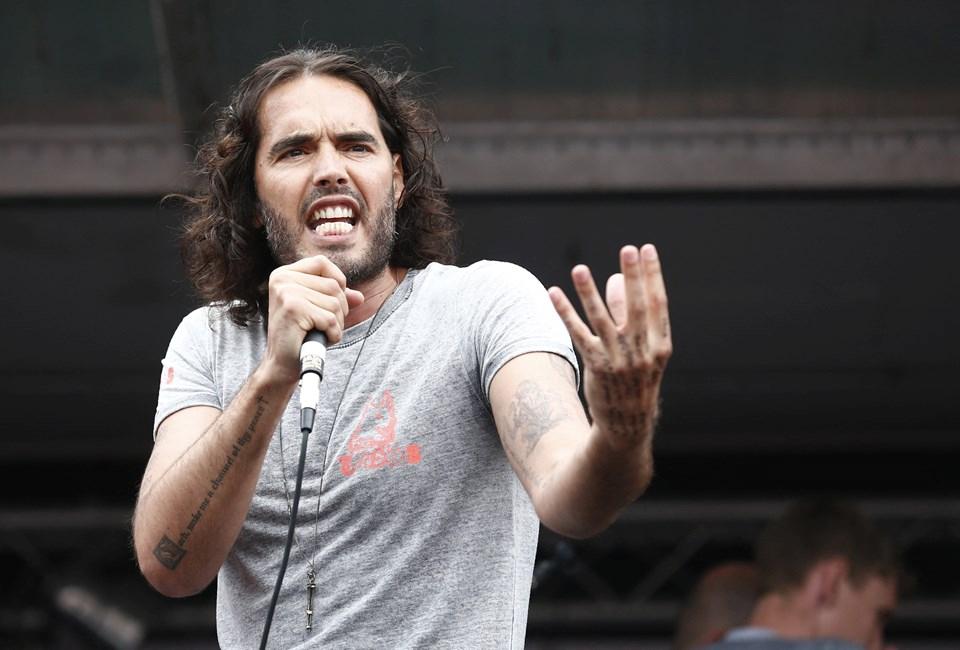 Şok Edici İtiraflar: Komedyen Russell Brand'in Tecavüz ve Taciz Skandalının Arkasındaki Karanlık Gerçekler! 1 Russell Brand Hakkındaki İddialar