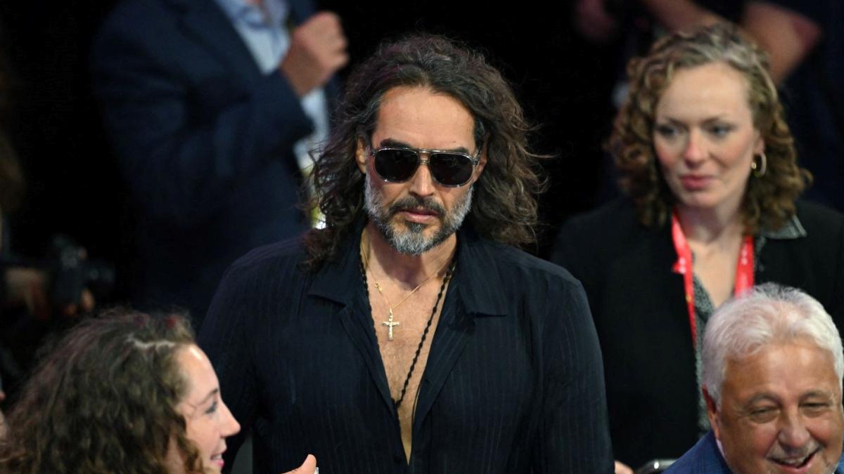 Şok Edici İtiraflar: Komedyen Russell Brand'in Tecavüz ve Taciz Skandalının Arkasındaki Karanlık Gerçekler! 3 sok-edici-itiraflar-komedyen-russell-brandin-tecavuz-ve-taciz-skandalinin-arkasindaki-karanlik-gercekler-UpYpbi8K.jpg