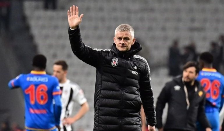 Solskjaer’den Göztepe Mağlubiyeti Sonrası Açıklama: “Hayalimiz Kupaydı, Olmadı” 1 solskjaerden-goztepe-maglubiyeti-sonrasi-aciklama-hayalimiz-kupaydi-olmadi-AfHAyF5H.jpg