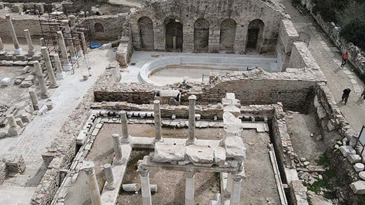 Stratonikeia Antik Kenti'nde 2 Bin Yıllık Meclis Binası Yeniden Ayağa Kalkıyor 2 stratonikeia-antik-kentinde-2-bin-yillik-meclis-binasi-yeniden-ayaga-kalkiyor-AUGH5TGm.jpg