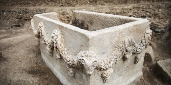 Stratonikeia Antik Kentinde 2 Bin Yıllık Muhteşem Lahit Gün Yüzüne Çıkarıldı