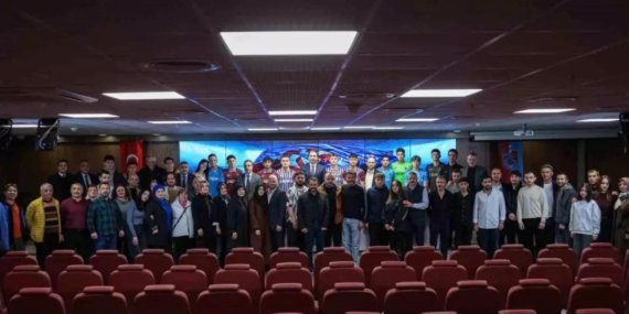Trabzonspor’dan Geleceğe Yatırım: 13 U19 Oyuncusu Profesyonel Oldu