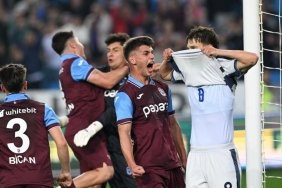 trabzonspordan-intere-tarihi-zafer-genclik-liginde-yari-final-bileti-gelirken-seyirci-rekoru-kirildi-VfuRnsRQ.jpg