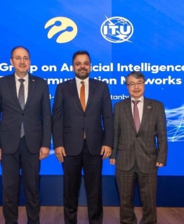 Turkcell ev sahipliğinde İstanbul'da yapay zekâ destekli ağlar masaya yatırıldı 10 turkcell-ev-sahipliginde-istanbulda-yapay-zek-destekli-aglar-masaya-yatirildi-qedyL7br.jpg