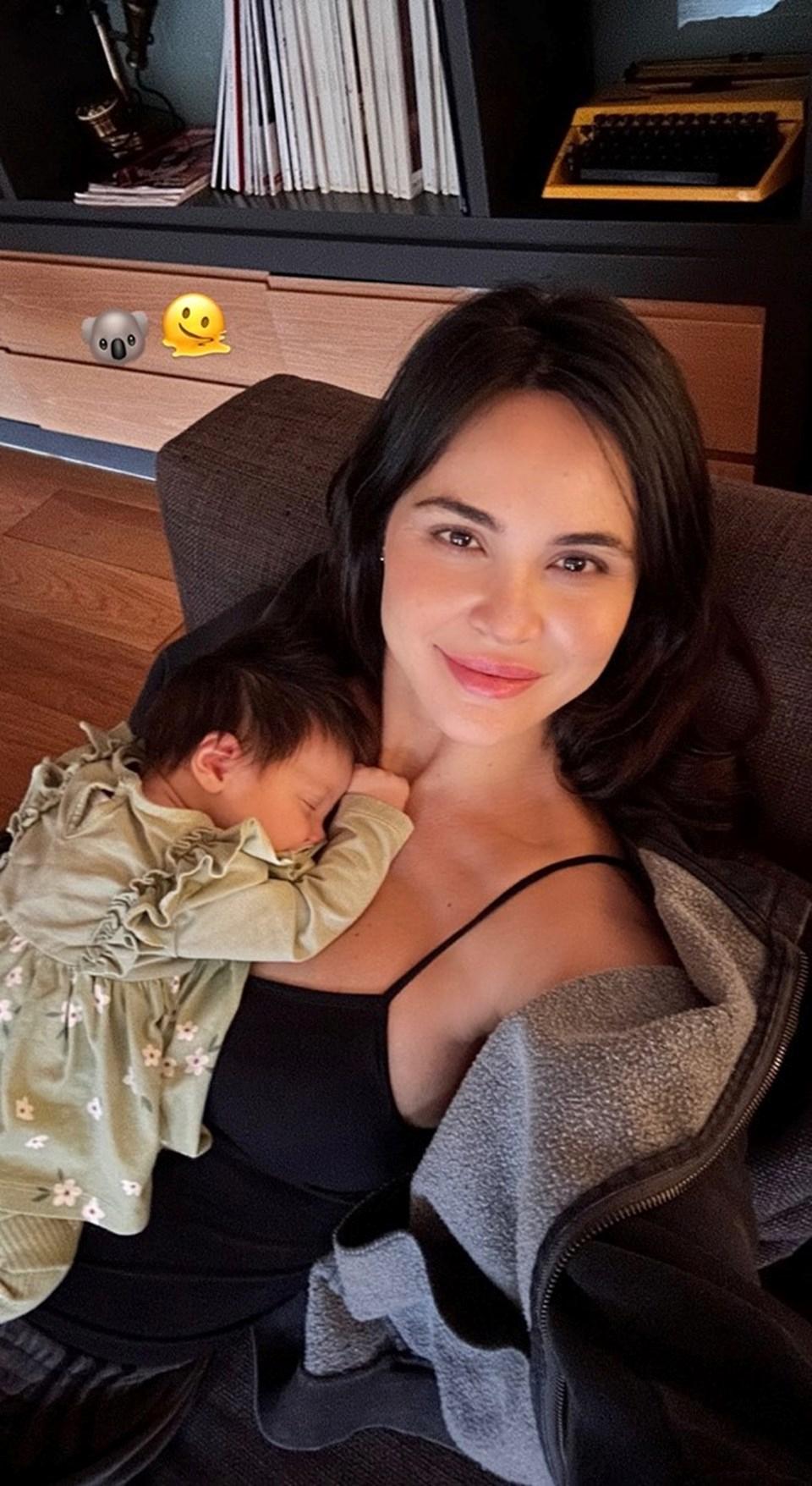 Zeynep Demirel'in Sevimli Kızı Yasmin ile Çekilen Yeni Pozları 1 Zeynep Demirel Üçüncü Kez Anne Oldu