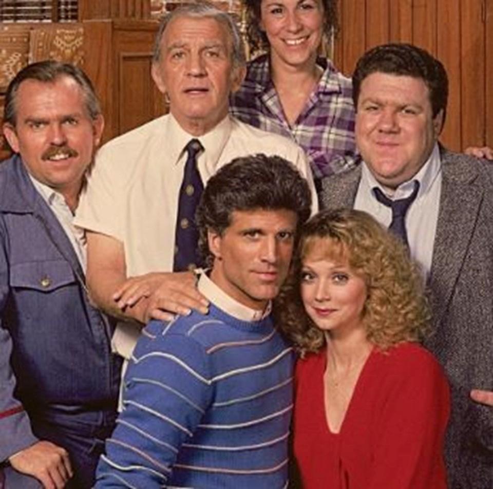 76 Yaşında Vefat Eden Ünlü ABD'li Aktörün Hayat Hikayesi ve Mirası: Sanat Dünyasında Derin İzler Bırakan Bir Vefat 1 Norm Peterson’un Anısı ve Hayatı