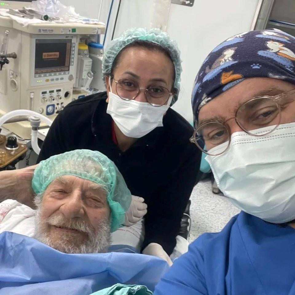 Ahmet Mekin'in Sağlık Durumu Hakkında Güncel Bilgilendirme 1 Ünlü Oyuncu Ahmet Mekin'in Kaza Anı ve Sağlık Durumu