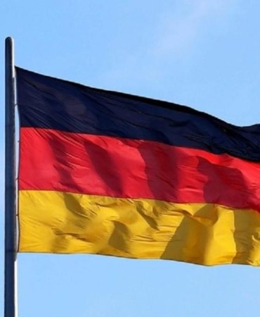 Almanya’da AfD ile İstihbarat Krizi Derinleşiyor: “Aşırı Sağcı” Tanımına Dava Açıldı 2 almanyada-afd-ile-istihbarat-krizi-derinlesiyor-asiri-sagci-tanimina-dava-acildi-C81rGRAd.jpg