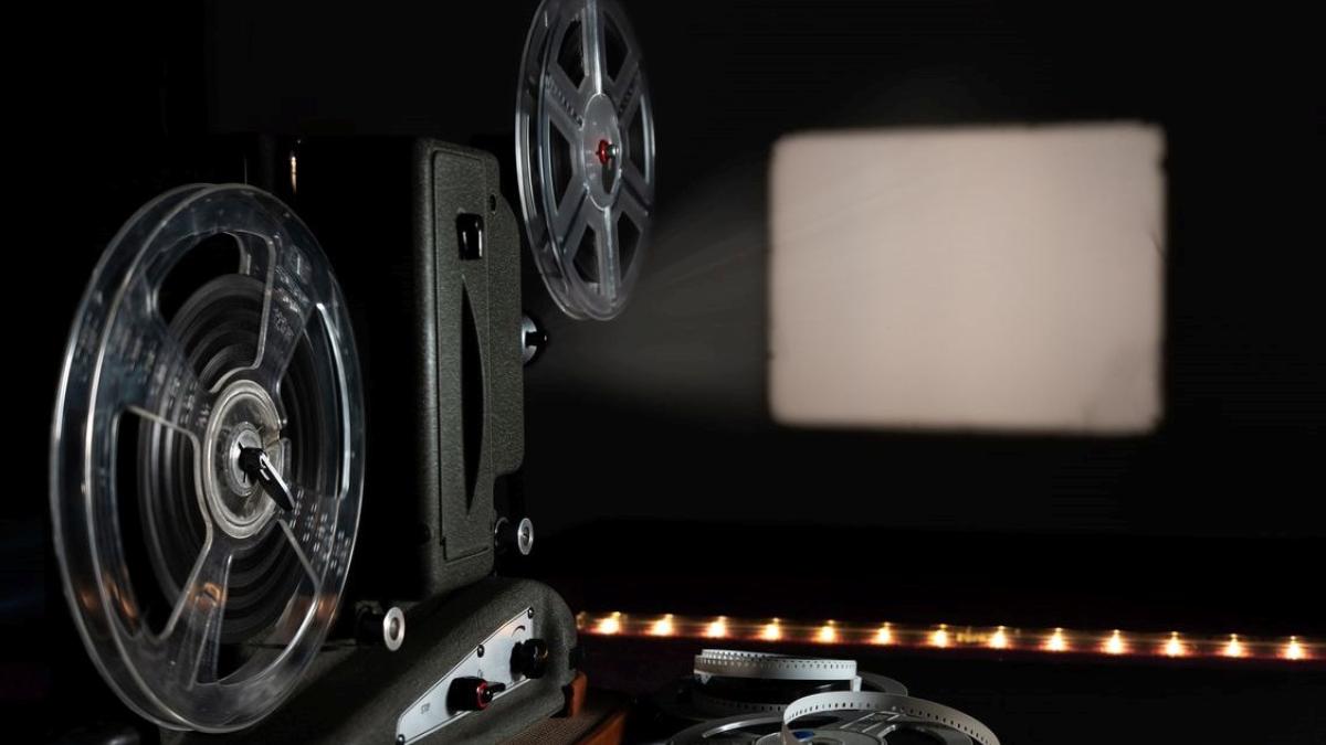 Altın Çınar Uluslararası Kısa Film Yarışması'nda Şaşırtıcı Ödüller ve Geleceğin Usta Filmmaker'ları Belli Oldu! 2 altin-cinar-uluslararasi-kisa-film-yarismasinda-sasirtici-oduller-ve-gelecegin-usta-filmmakerlari-belli-oldu-5nPUyO5s.jpg