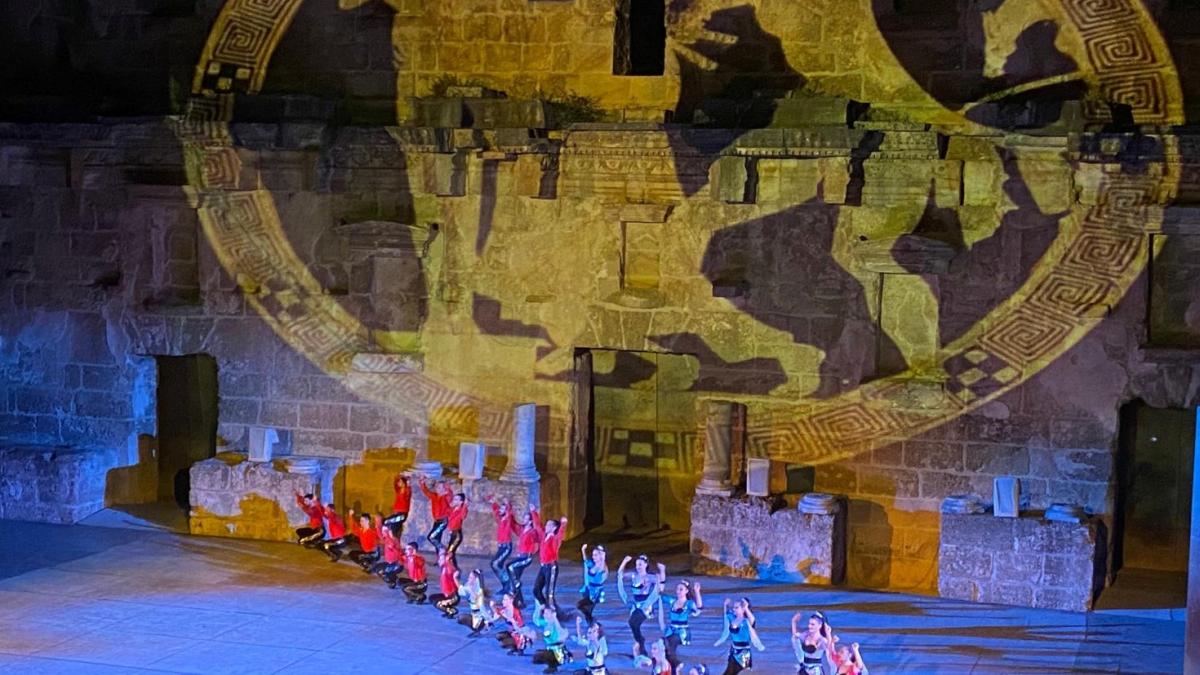 Anadolu Ateşi'nin Aspendos'taki Büyüleyici Gösterisi: Kültürel Bir Mucizeye Tanıklık Edin 2 anadolu-atesinin-aspendostaki-buyuleyici-gosterisi-kulturel-bir-mucizeye-taniklik-edin-V8417cCz.jpg