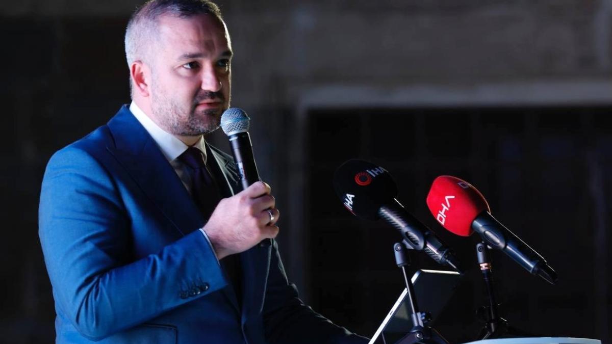 Asırlık Okullar Vakfı lansmanında dikkat çeken mesaj: “Kaliteli eğitim, dezenflasyonun anahtarı olabilir” 2 asirlik-okullar-vakfi-lansmaninda-dikkat-ceken-mesaj-kaliteli-egitim-dezenflasyonun-anahtari-olabilir-6je97pyy.jpg