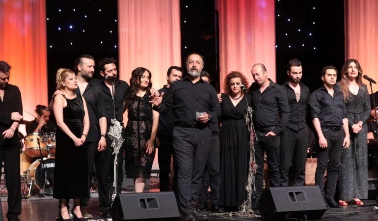 AŞT’nin 41. Yıl Final Sezonu: Tiyatroname ile Muhteşem Kapanış 1 astnin-41-yil-final-sezonu-tiyatroname-ile-muhtesem-kapanis-dmeD3kde.jpg
