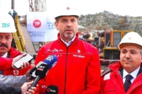 Bakan Bayraktar'dan enerji alanında yeni müjdeler: Karadeniz’de 75 milyar metreküp, Gabar’da 41 milyon varil petrol keşfi 2 bakan-bayraktardan-enerji-alaninda-yeni-mujdeler-karadenizde-75-milyar-metrekup-gabarda-41-milyon-varil-CQbeeiUr.jpg