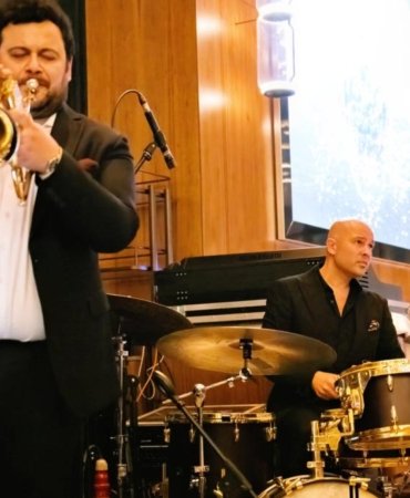 “BİZ’de Jazz” Serisiyle İstanbul Yaz Akşamlarına Caz Dokunuşu 7 bizde-jazz-serisiyle-istanbul-yaz-aksamlarina-caz-dokunusu-Q1wBYnmq.jpg