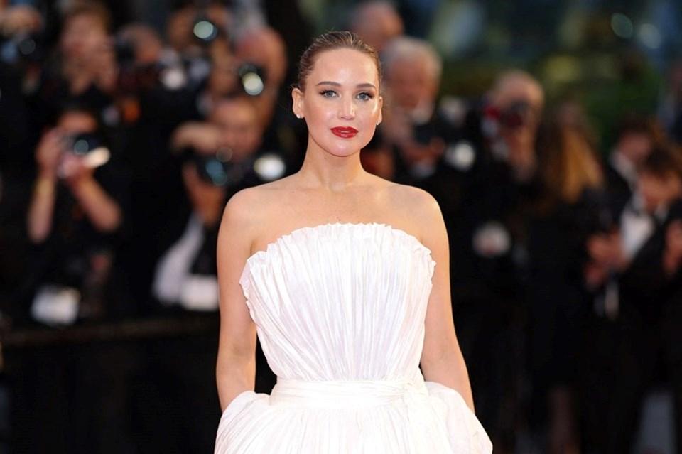 Boran Kuzum ve Jennifer Lawrence'ın Aynı Karede Buluşması 1 Cannes Film Festivali'nin Işıltılı Kırmızı Halısı ve Unutulmaz Anlar