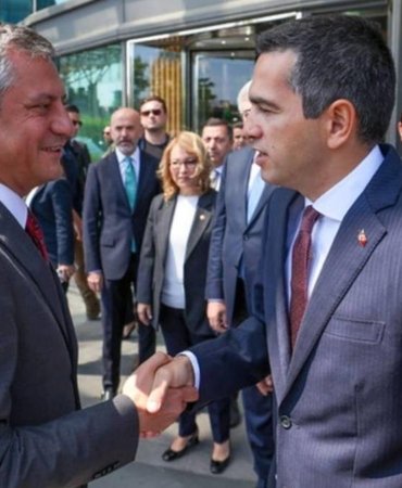CHP lideri Özgür Özel, ara zam talebini gündeme taşıdı; hem işçi hem işverenle görüştü 4 chp-lideri-ozgur-ozel-ara-zam-talebini-gundeme-tasidi-hem-isci-hem-isverenle-gorustu-MRBCnX4v.jpg