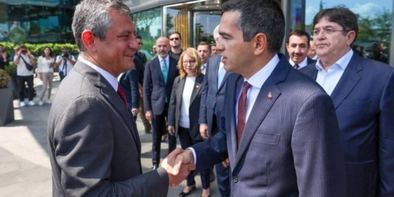 CHP lideri Özgür Özel, ara zam talebini gündeme taşıdı; hem işçi hem işverenle görüştü