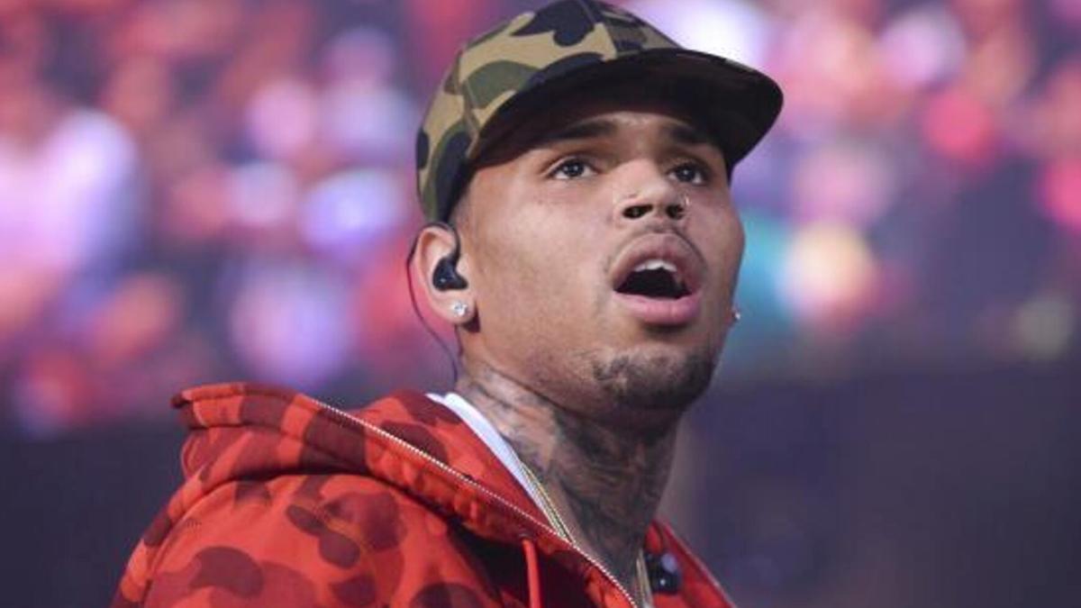 Chris Brown İngiltere'de şişe ve yumrukla saldırı iddiasıyla tutuklandı 2 chris-brown-ingilterede-sise-ve-yumrukla-saldiri-iddiasiyla-tutuklandi-9eAPCzA2.jpg