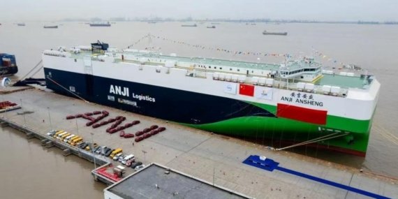 Dünyanın En Büyük Otomobil Gemisi İlk Seferine Çıktı: 9.500 Araç Taşıyor