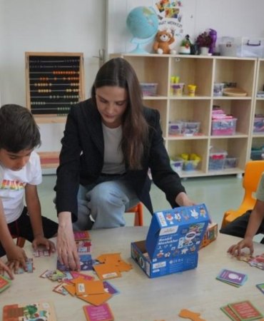 Duru ve AÇEV’ten Deprem Bölgesindeki Çocuklara Moral Desteği 9 duru-ve-acevten-deprem-bolgesindeki-cocuklara-moral-destegi-8Y48qsU8.jpg