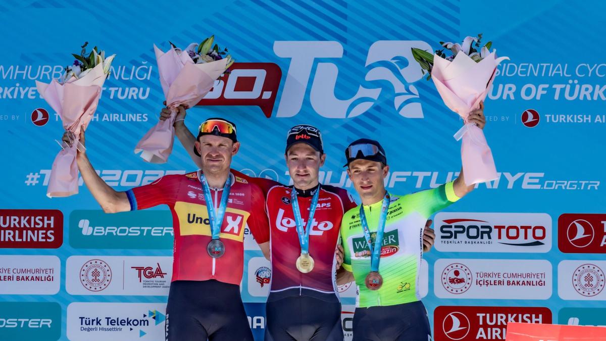 Elia Viviani 11 Yıl Sonra Türkiye’de Kazandı! Türkiye Turu’nda Final Öncesi Heyecan Zirvede 2 elia-viviani-11-yil-sonra-turkiyede-kazandi-turkiye-turunda-final-oncesi-heyecan-zirvede-mxDpLZ3d.jpg