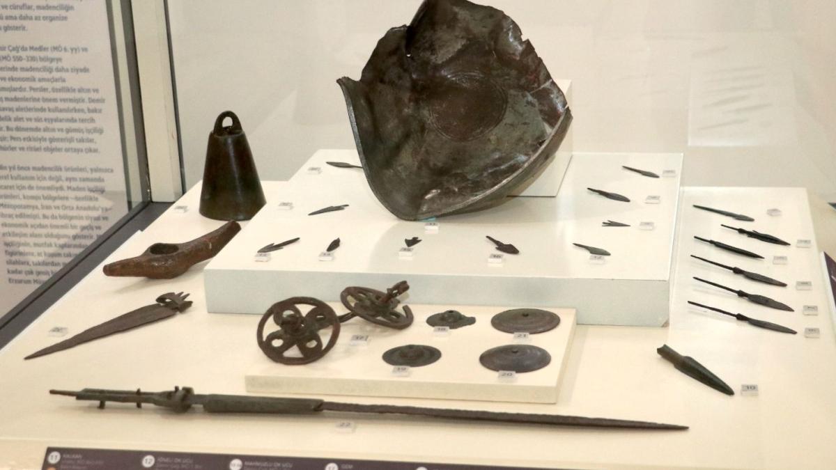 Erzurum'da Tarih ve Sanatın İzleri: 144 Eser İlk Kez Sergileniyor! 2 erzurumda-tarih-ve-sanatin-izleri-144-eser-ilk-kez-sergileniyor-DzRWMgbi.jpg