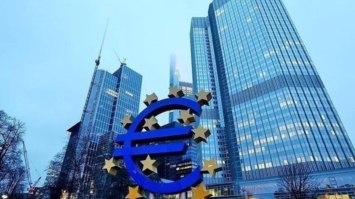 Euro Bölgesi'nde enflasyon nisanda yüzde 2,2 ile sabit kaldı 2 euro-bolgesinde-enflasyon-nisanda-yuzde-22-ile-sabit-kaldi-k2gWjFNJ.jpg
