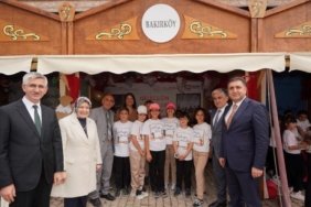 genc-yazarlarin-parlayan-yildizi-2-kitap-fuari-ve-imza-gununde-sahnede-yeni-nesil-edebiyatin-kGClkifS.jpg