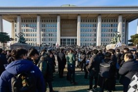 guney-korede-yeni-istifa-depremi-maliye-bakani-choi-sang-mok-azil-oylamasi-oncesi-gorevinden-ayrildi-1DEzxcky.jpg