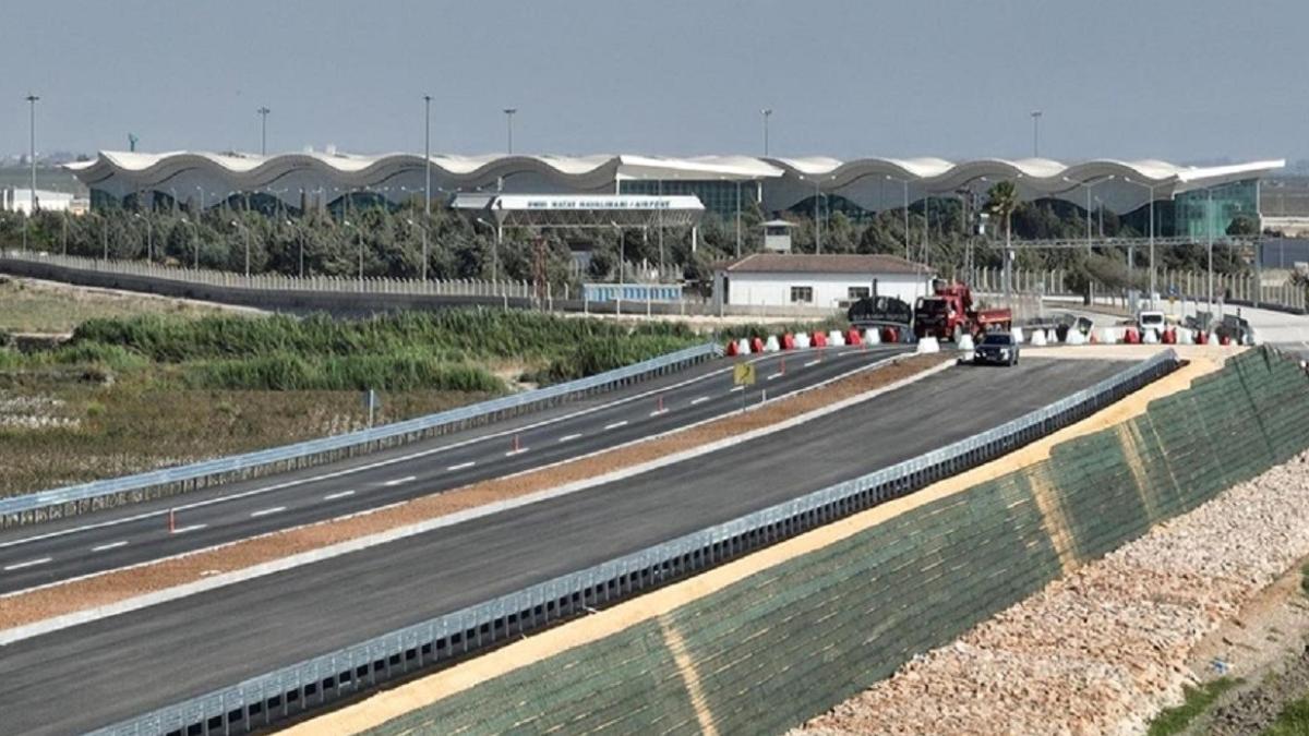 Hatay Havalimanı 1 ay kapalı kalacak yeni pist ve apron geliyor 2 hatay-havalimani-1-ay-kapali-kalacak-yeni-pist-ve-apron-geliyor-LYYZ4BgM.jpg