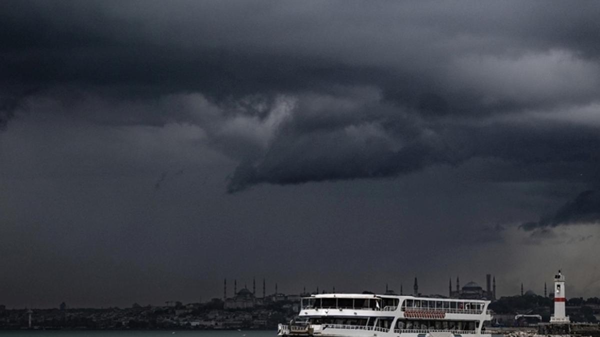 İstanbul ve Marmara'da Fırtına Alarmı Verildi 2 istanbul-ve-marmarada-firtina-alarmi-verildi-O5glTHOY.jpg
