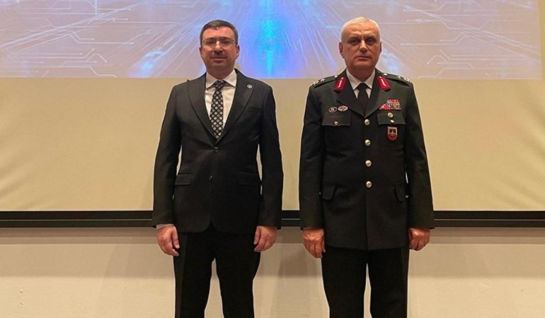 Jandarma personeli finansal güvenlik için eğitiliyor eğitimi tamamlayanlara dijital sertifika veriliyor 1 jandarma-personeli-finansal-guvenlik-icin-egitiliyor-egitimi-tamamlayanlara-dijital-sertifika-veriliyor-BQP5DGXv.jpg
