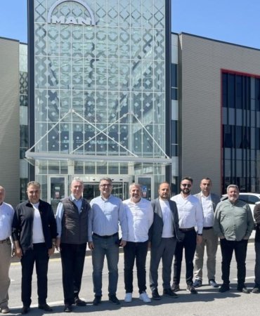 Kâmil Koç’tan MAN’a stratejik ziyaret: 2025 model otobüsler ve sürdürülebilirlik odağında iş birliği güçleniyor 5 k-mil-koctan-mana-stratejik-ziyaret-2025-model-otobusler-ve-surdurulebilirlik-odaginda-is-birligi-gucleniyor-JNgiQcin.jpg