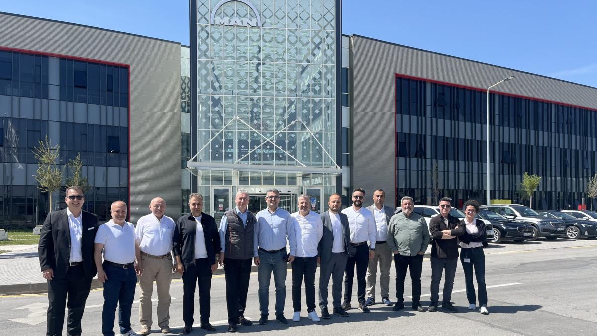 Kâmil Koç’tan MAN’a stratejik ziyaret: 2025 model otobüsler ve sürdürülebilirlik odağında iş birliği güçleniyor 2 k-mil-koctan-mana-stratejik-ziyaret-2025-model-otobusler-ve-surdurulebilirlik-odaginda-is-birligi-gucleniyor-JNgiQcin.jpg
