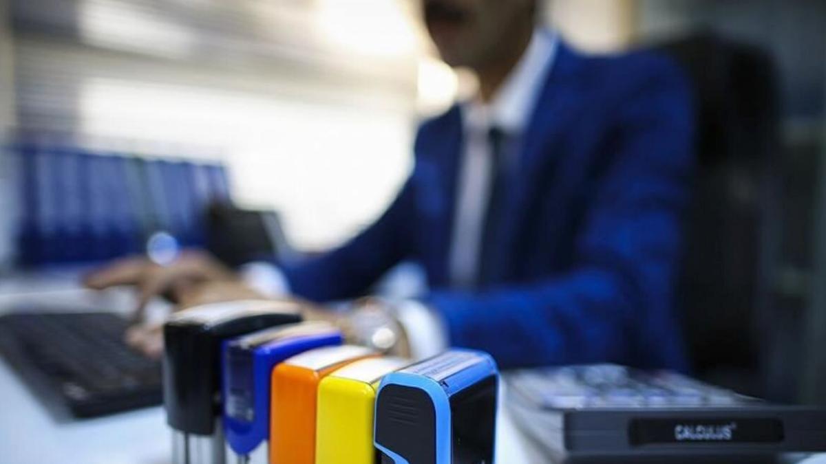 Memur Alımlarına 35 Yaş Sınırı Getirildi 2 memur-alimlarina-35-yas-siniri-getirildi-cfVk9z7V.jpg