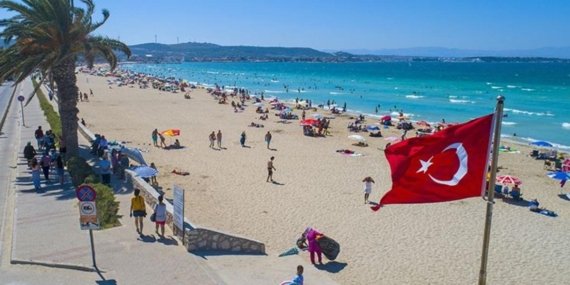 Nisan’da 3,9 milyon turist Türkiye’ye geldi