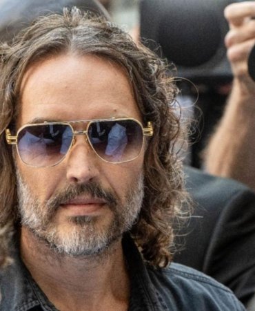 Russell Brand, Tecavüz ve Taciz Suçlamalarıyla Mahkeme Önünde 3 russell-brand-tecavuz-ve-taciz-suclamalariyla-mahkeme-onunde-19baaReB.jpg