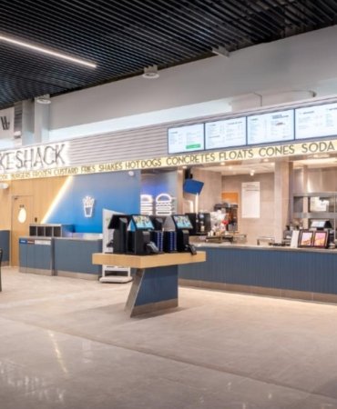 Shake Shack Antalya Havalimanı’nda! Lezzet Yolculuğu Başladı 4 shake-shack-antalya-havalimaninda-lezzet-yolculugu-basladi-s3beUtZI.jpg
