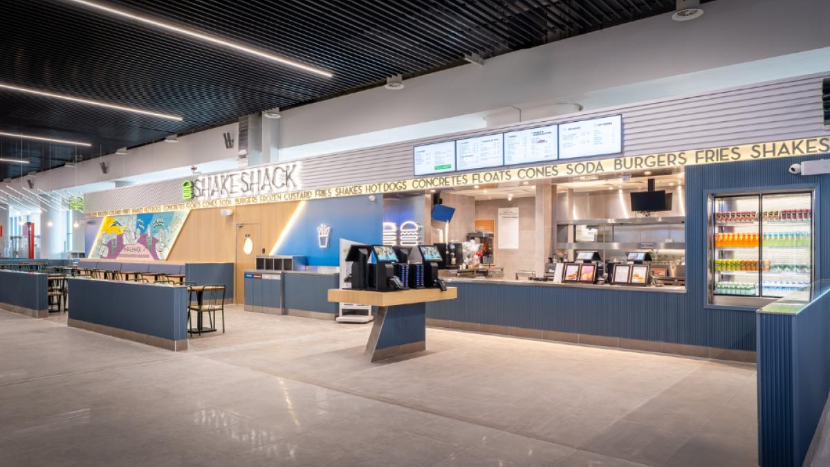 Shake Shack Antalya Havalimanı’nda! Lezzet Yolculuğu Başladı 2 shake-shack-antalya-havalimaninda-lezzet-yolculugu-basladi-s3beUtZI.jpg