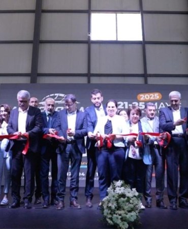 Shell&Turcas’tan Diyarbakır’da güçlü mesaj: Helix’in 40. yılı Mezopotamya Fuarı’nda kutlandı 3 shellturcastan-diyarbakirda-guclu-mesaj-helixin-40-yili-mezopotamya-fuarinda-kutlandi-P9jdaGjj.jpg