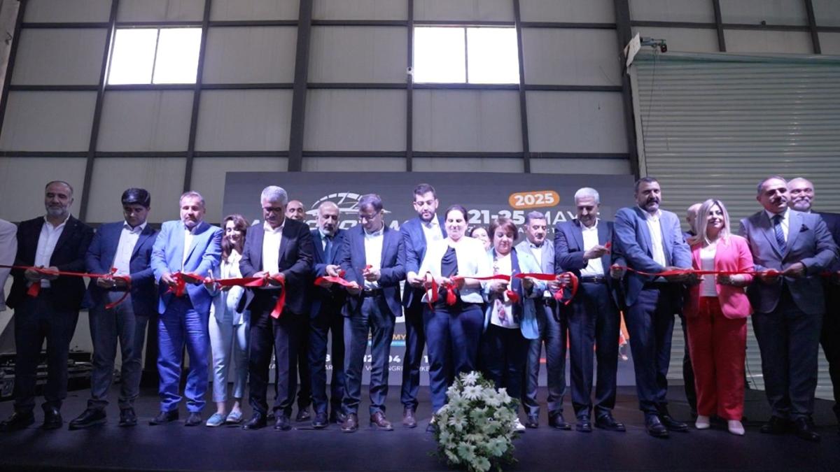 Shell&Turcas’tan Diyarbakır’da güçlü mesaj: Helix’in 40. yılı Mezopotamya Fuarı’nda kutlandı 2 shellturcastan-diyarbakirda-guclu-mesaj-helixin-40-yili-mezopotamya-fuarinda-kutlandi-P9jdaGjj.jpg