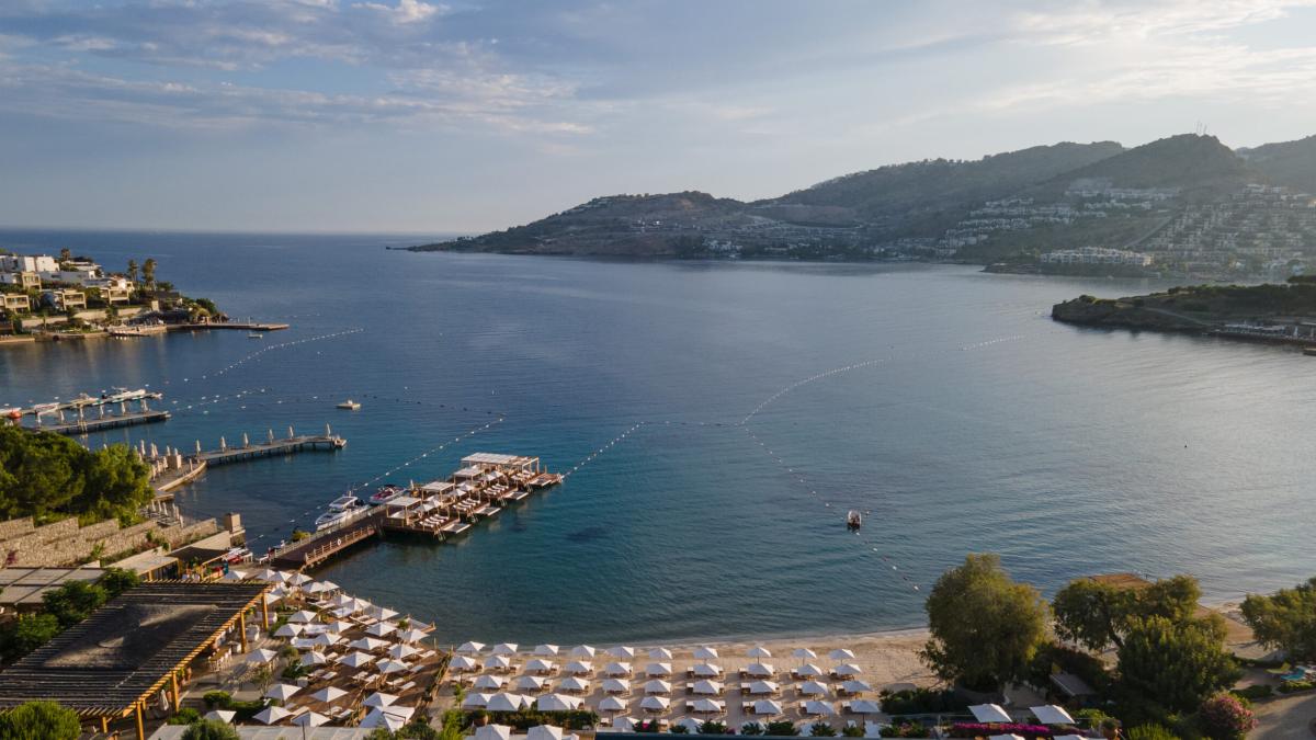 The Bodrum EDITION sezona Efkan&Oemer’in tipografi odaklı sanatıyla merhaba diyor 2 the-bodrum-edition-sezona-efkanoemerin-tipografi-odakli-sanatiyla-merhaba-diyor-jbgaqpHN.jpg