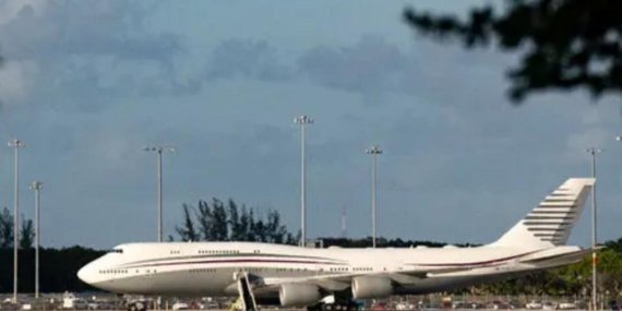 Trump, Katar’ın Hediye Ettiği Dev Uçağı Air Force One Yapmak İstiyor! ABD’de Güvenlik Krizi Patladı