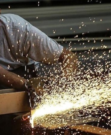 Türkiye İmalat Sektörü 13. Ayda da Daraldı: PMI Nisan Ayında 47,3 Seviyesinde Kaldı 2 turkiye-imalat-sektoru-13-ayda-da-daraldi-pmi-nisan-ayinda-473-seviyesinde-kaldi-s4MDUaGR.jpg